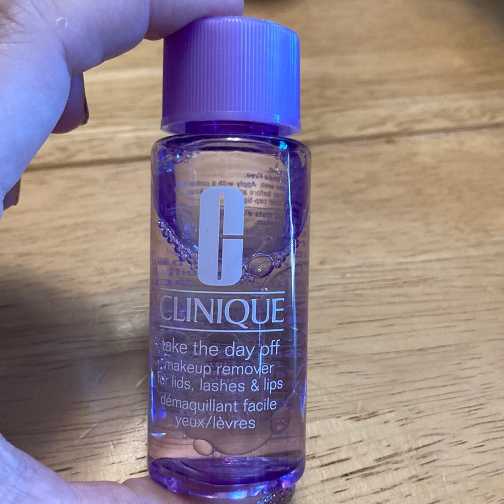 (5) Clinique take the day off makeup remover 1.7oz